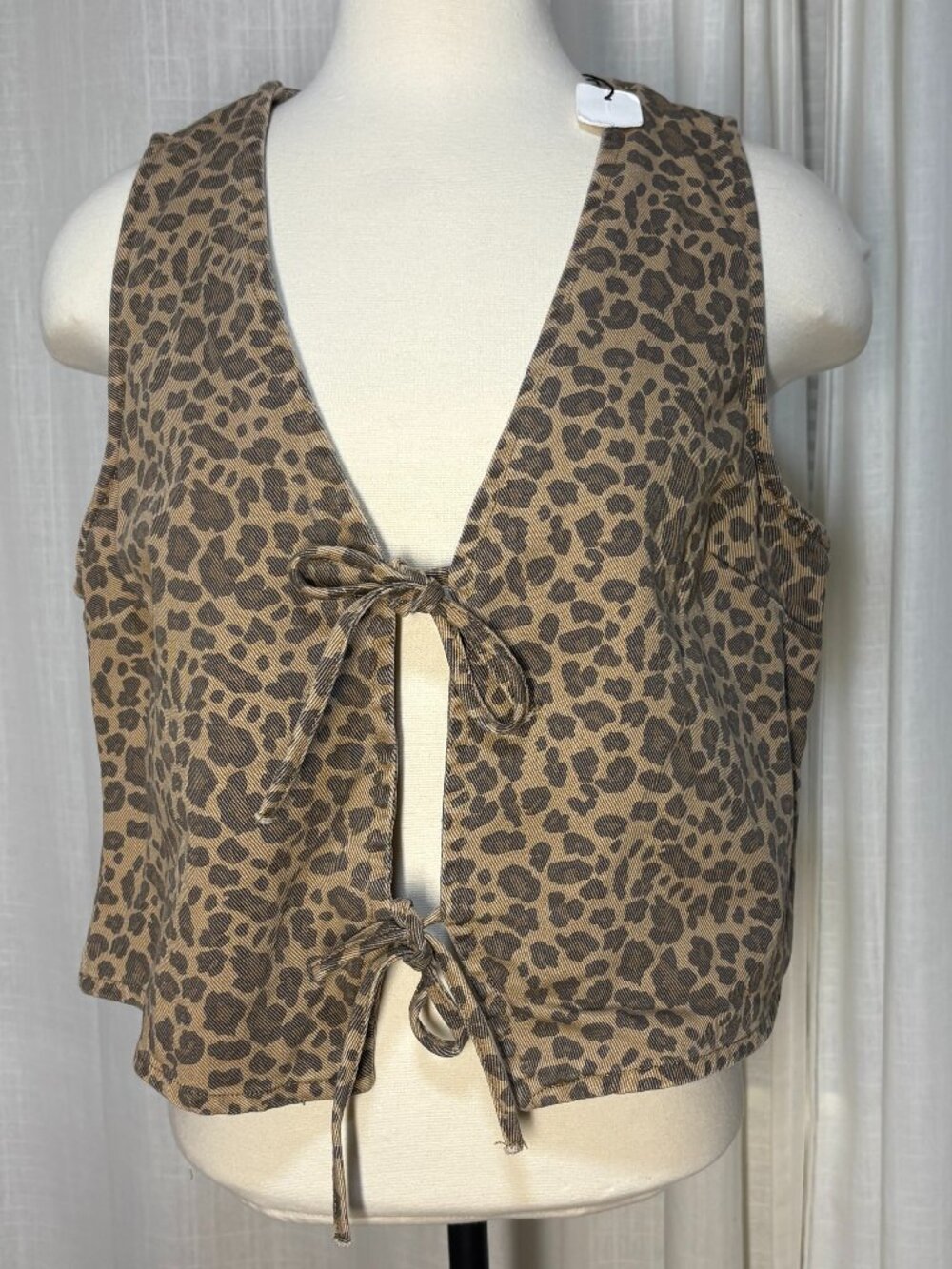 Denim Leopard Tie Front Sleeveless Top - Vigoss NWT